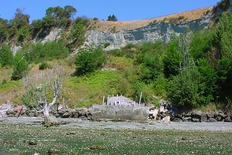 Ruins of house destroyed in Perkins Lane landslide on Magnolia beach in front of Magnolia bluff