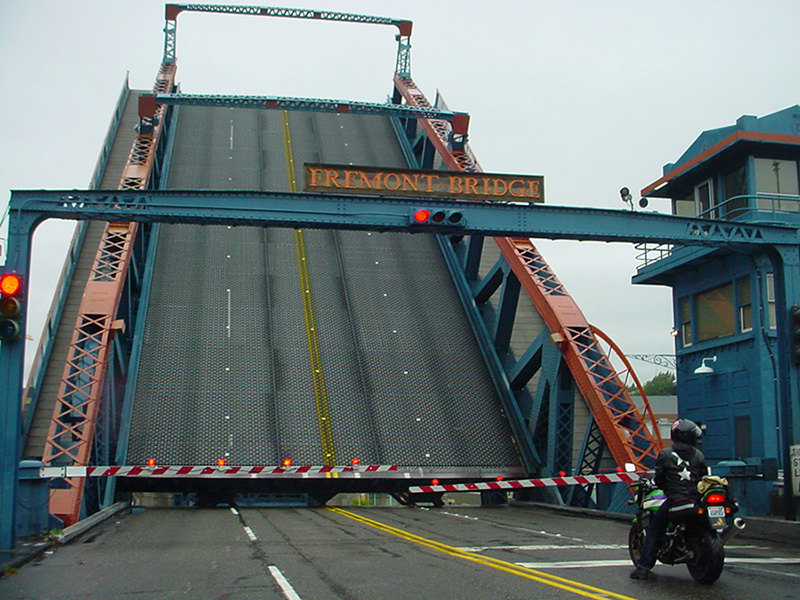 Fremont Bridge in open position, April 2006