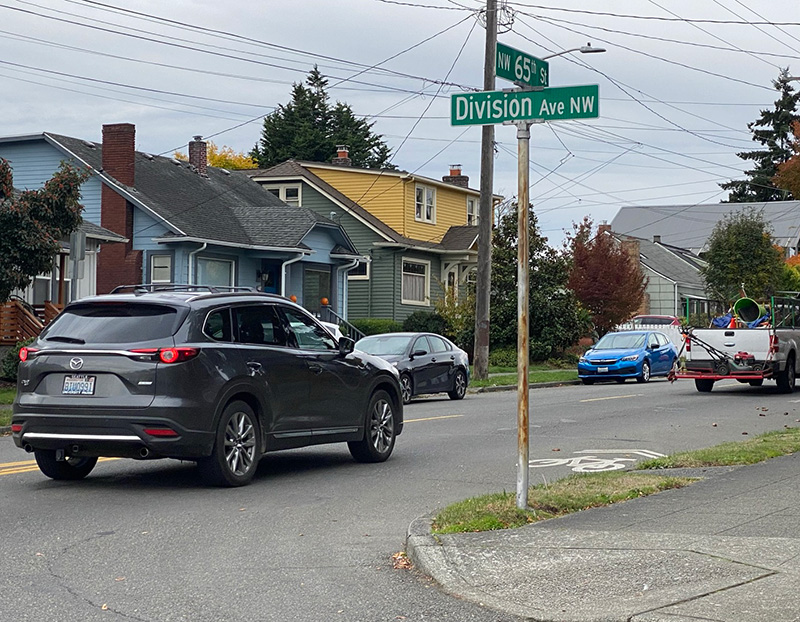 Street sign at NW 65th Street and Division Avenue NW, October 2021