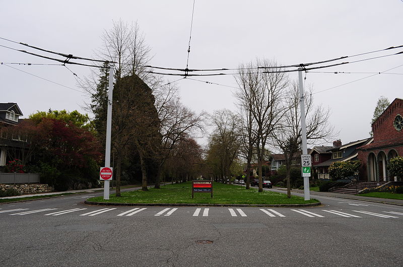 Looking south down Hunter Boulevard S, April 2010