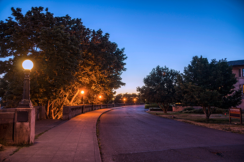 Queen Anne Boulevard at night: 8th Place W just north of Marshall Park, July 2015