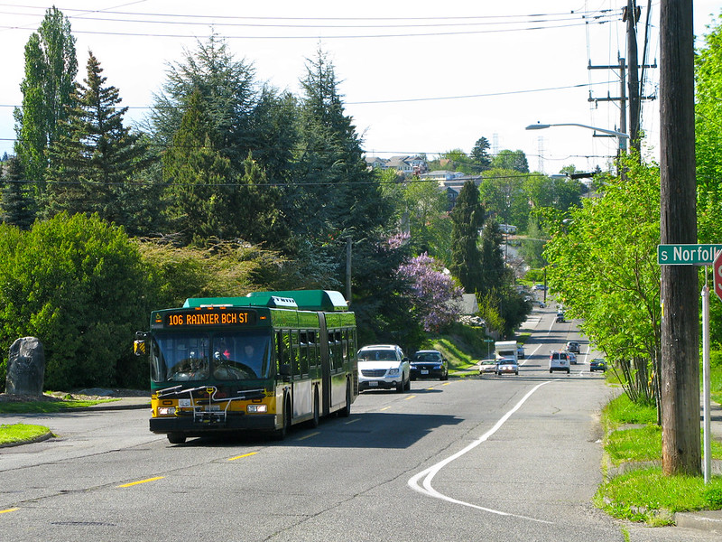 Metro bus at S Norfolk Street and Renton Avenue S, May 2010