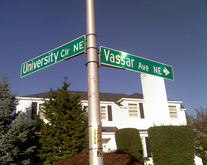 Street sign at corner of University Circle NE and Vassar Avenue NE, October 6, 2010