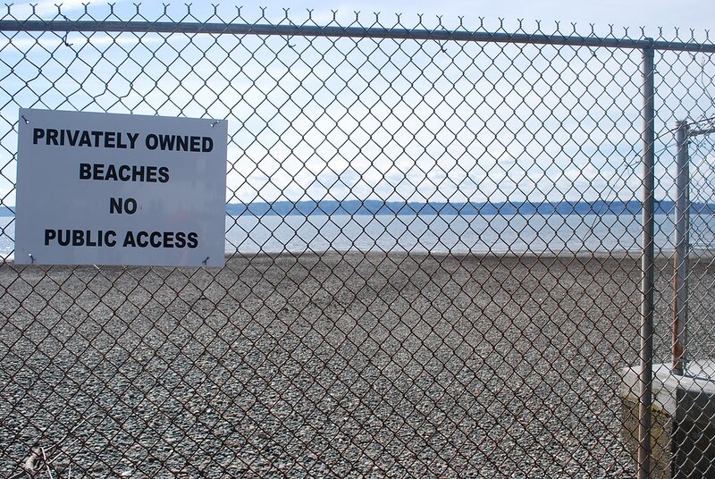 Sign reading Privately Owned Beaches, No Public Access at Seola Beach