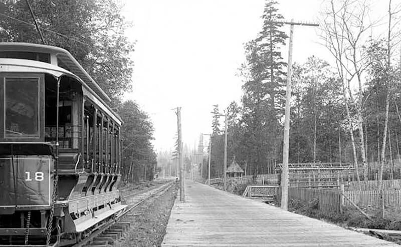 Interurban car at Wildwood station, Rainier Valley, around 1905